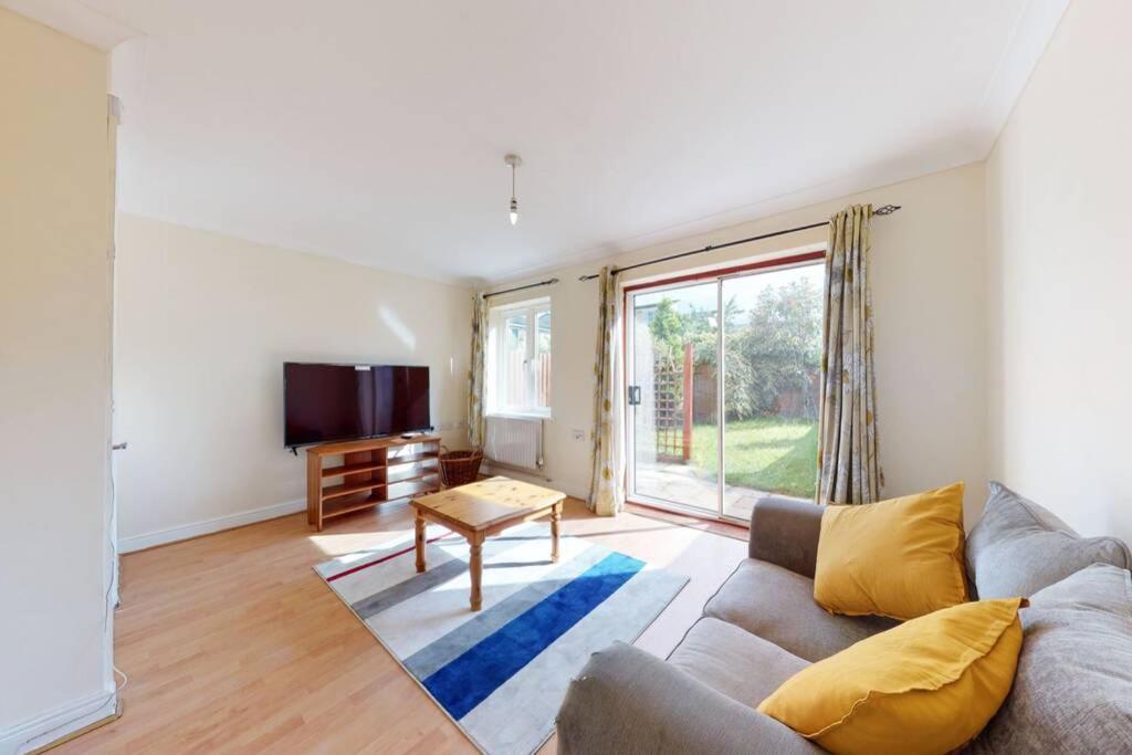 Super 2 Bed House With Privategarden Londres Exterior foto