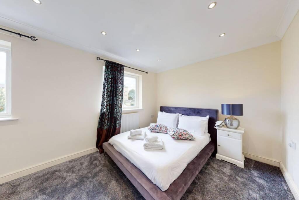 Super 2 Bed House With Privategarden Londres Exterior foto
