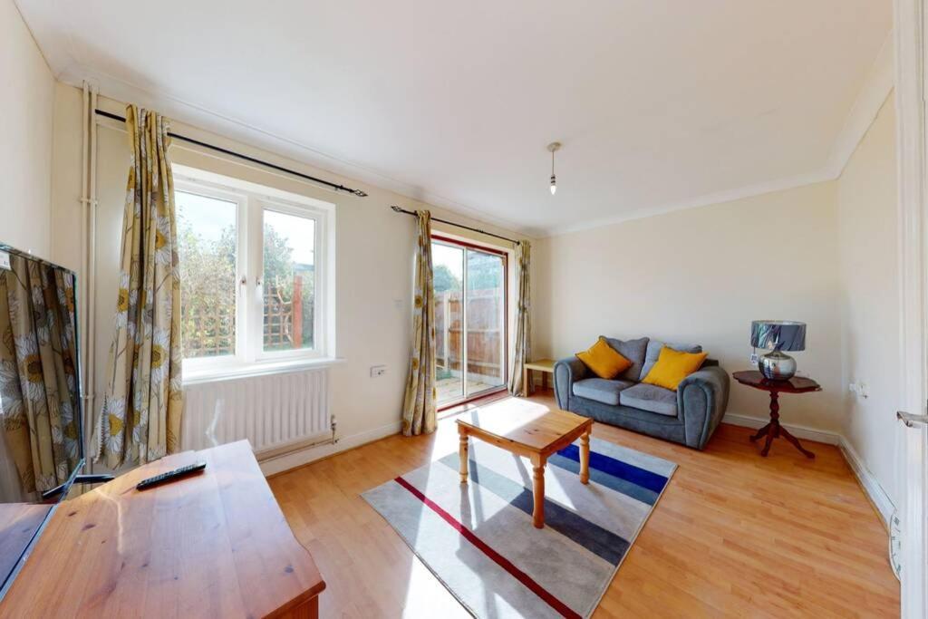 Super 2 Bed House With Privategarden Londres Exterior foto